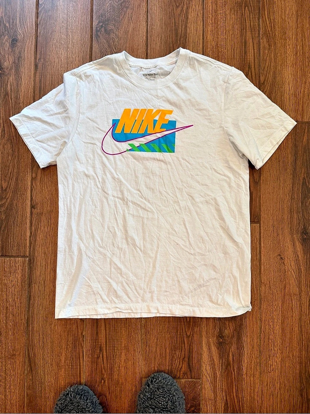 Nike The Nike Tee Graphic Short Sleeve Tee / men’s Medium